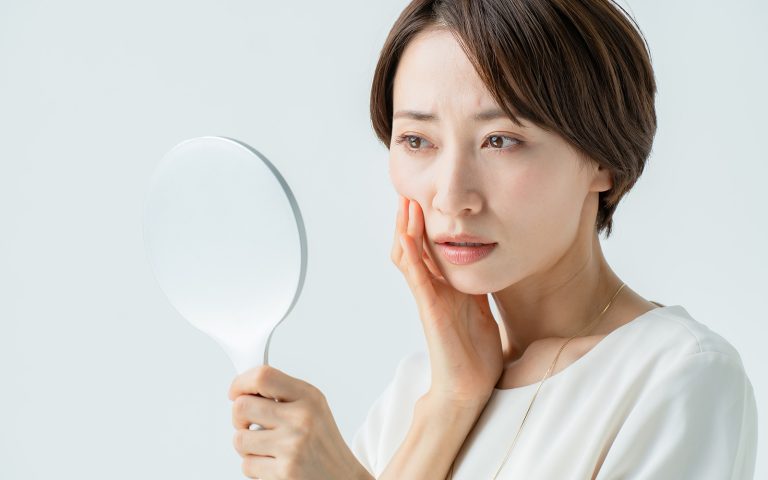 顔ダニとは?症状や原因・ニキビとの見分け方などの解説!|ANS. magazine